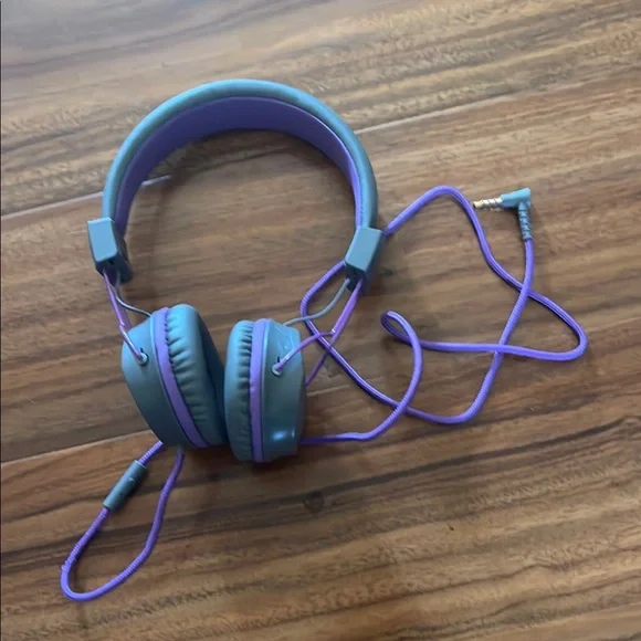 Purple and Gray Headphones - Picture 3 of 6